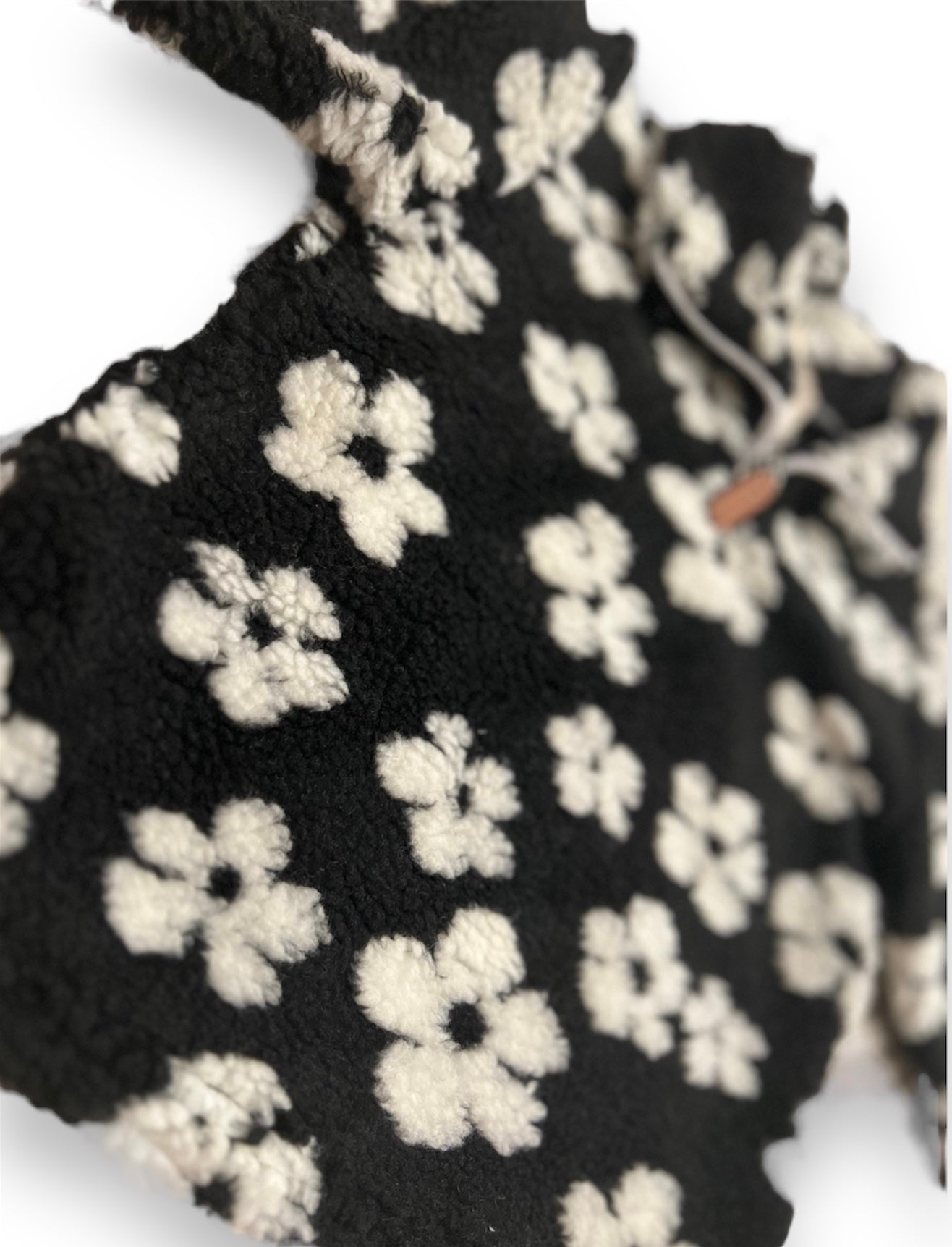 Black & White Sherpa